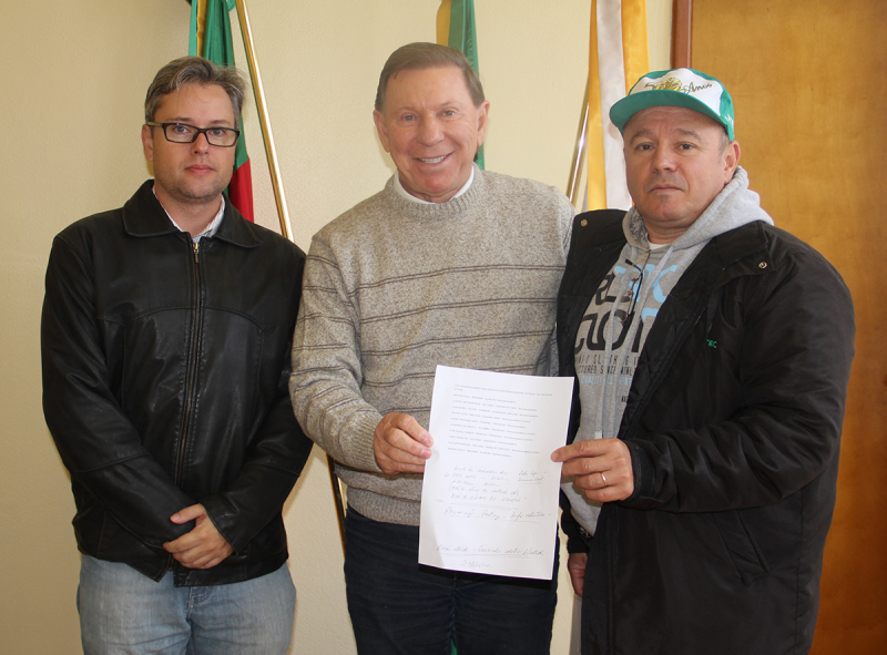 MUNICÍPIO PARTICIPA DE PROGRAMA NACIONAL DE HABITAÇÃO RURAL